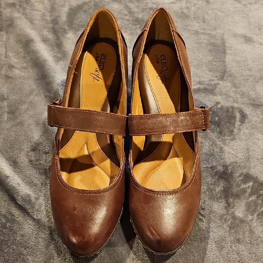 Brown Leather Flats by EuroSoft